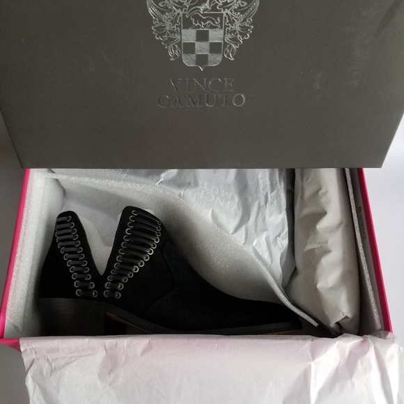 Nwb, Vince Camuto booties - Picture 7 of 8